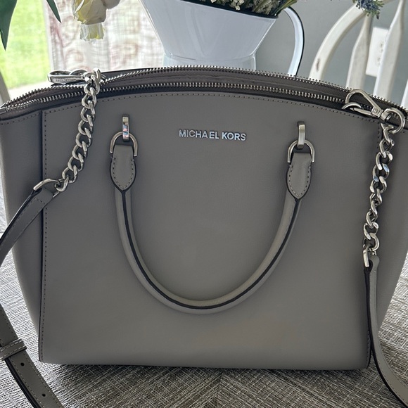 Michael Kors Handbags - Michael Kors gray purse